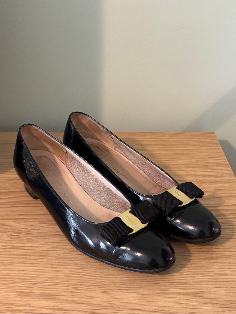 Salvatore Ferragamo Black Vara Bow Patent Leather Pumps (Size 8.5)